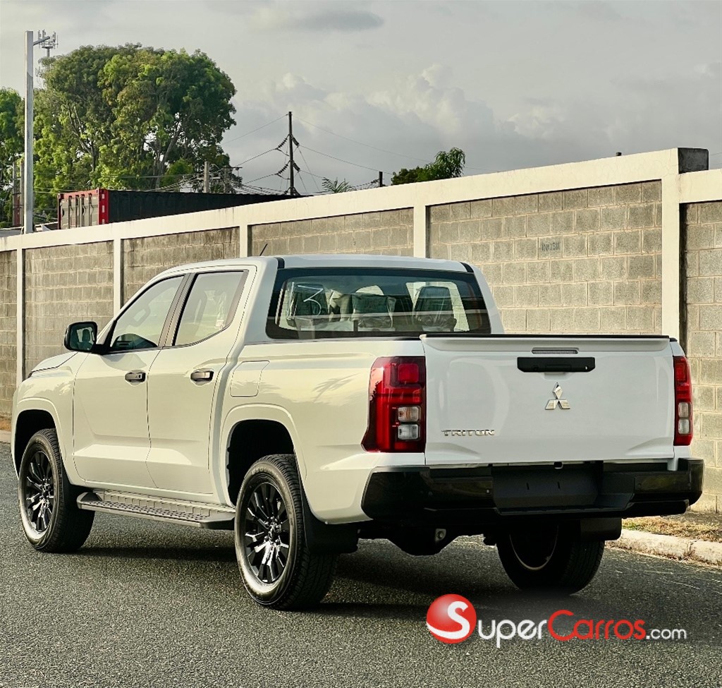 2027 Mitsubishi Motors L 200 Triton — foto 7 / 11