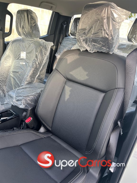 2027 Mitsubishi Motors L 200 Triton — foto 8 / 11