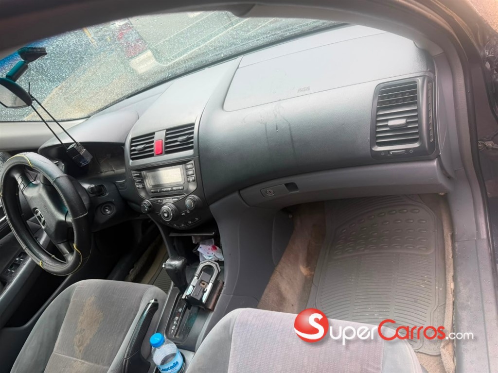 2003 Honda Accord — foto 4 / 6