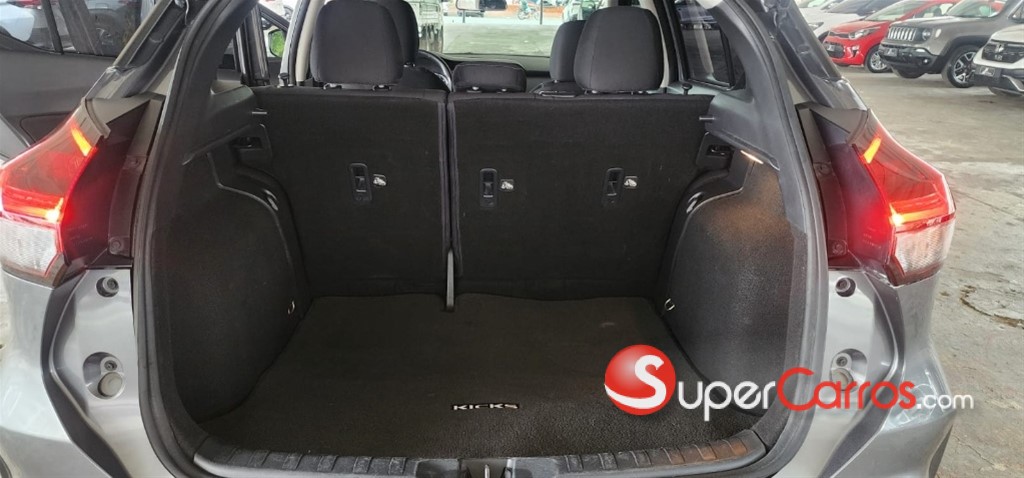 2021 Nissan Kicks — foto 9 / 11