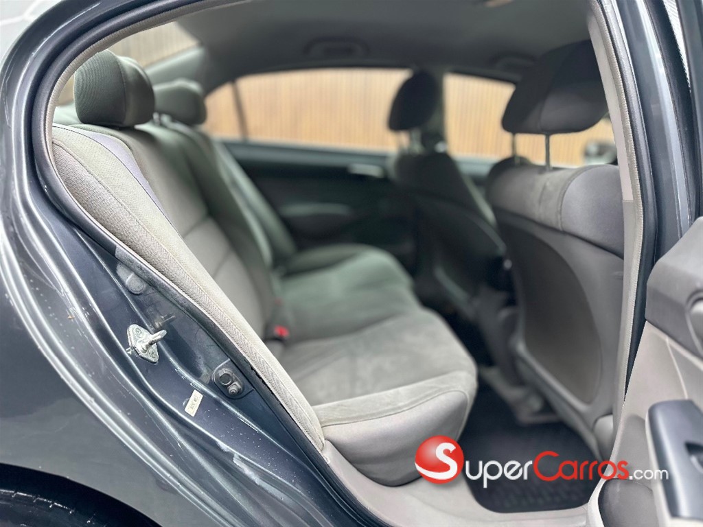 2010 Honda Civic LX — foto 10 / 11