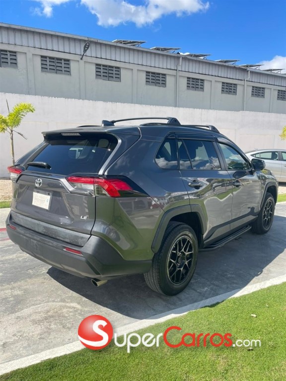 2020 Toyota RAV4 LE PLUS — foto 4 / 8