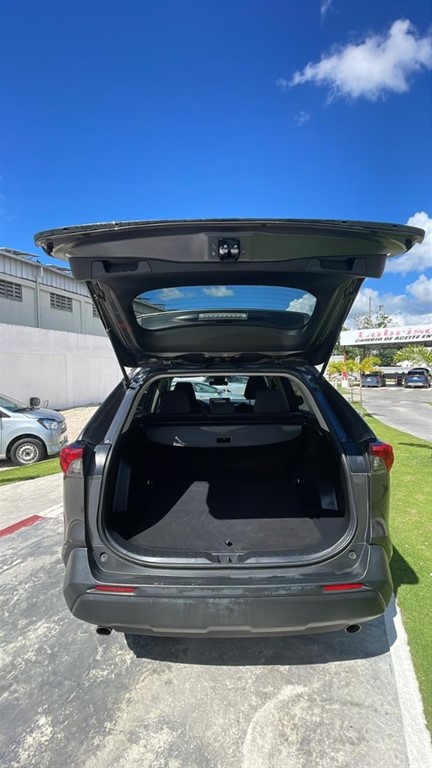 2020 Toyota RAV4 LE PLUS — foto 7 / 8