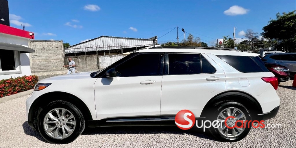 2021 Ford Explorer XLT — foto 6 / 12