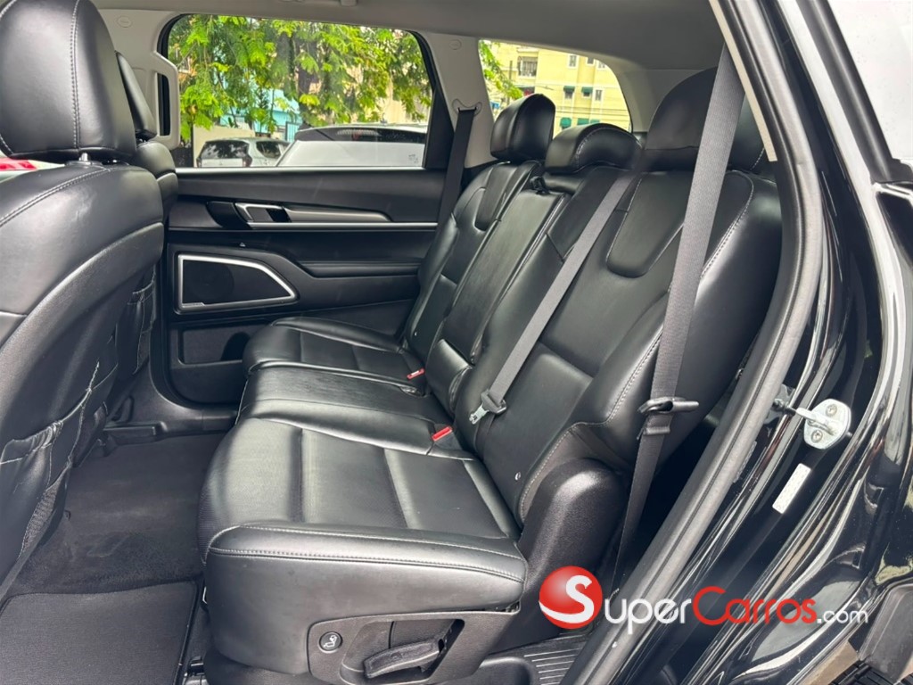 2020 Kia Telluride LX — foto 8 / 12