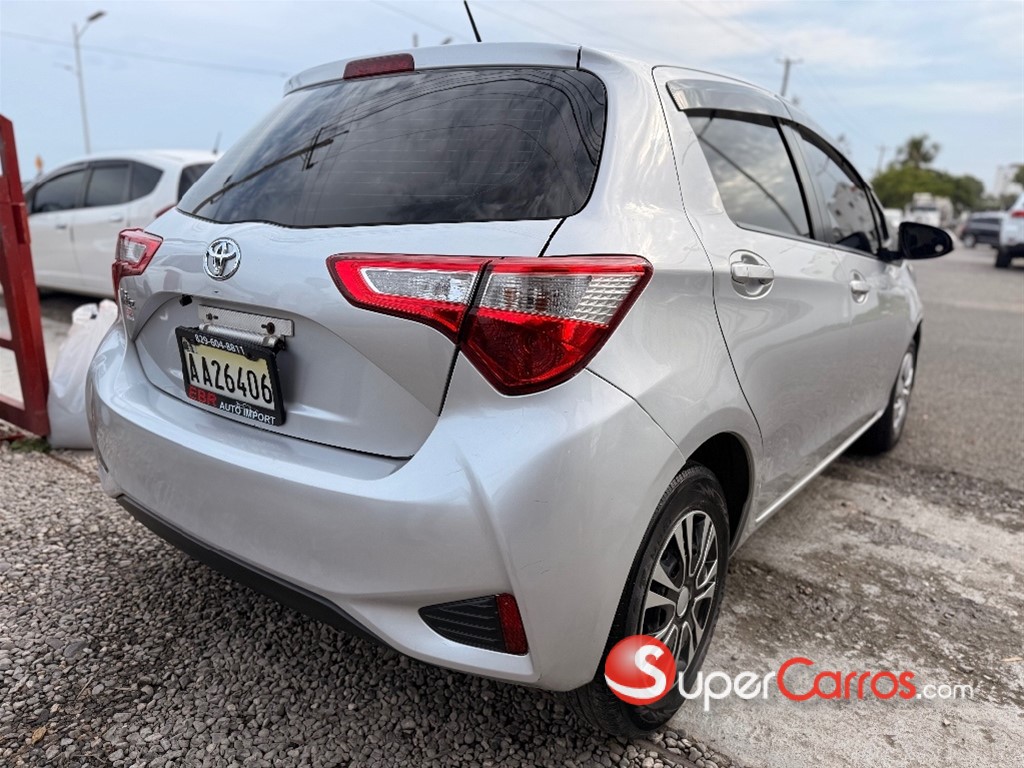 2018 Toyota VITZ — foto 3 / 8
