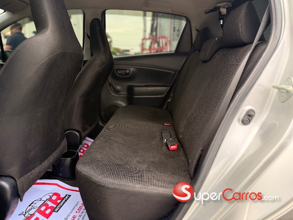 2018 Toyota VITZ — foto 7 / 8