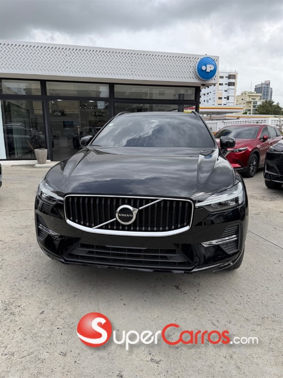 2022 Volvo XC60 Plus B5