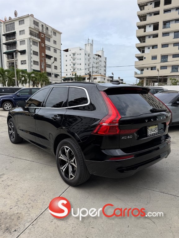 2022 Volvo XC60 Plus B5 — foto 3 / 5