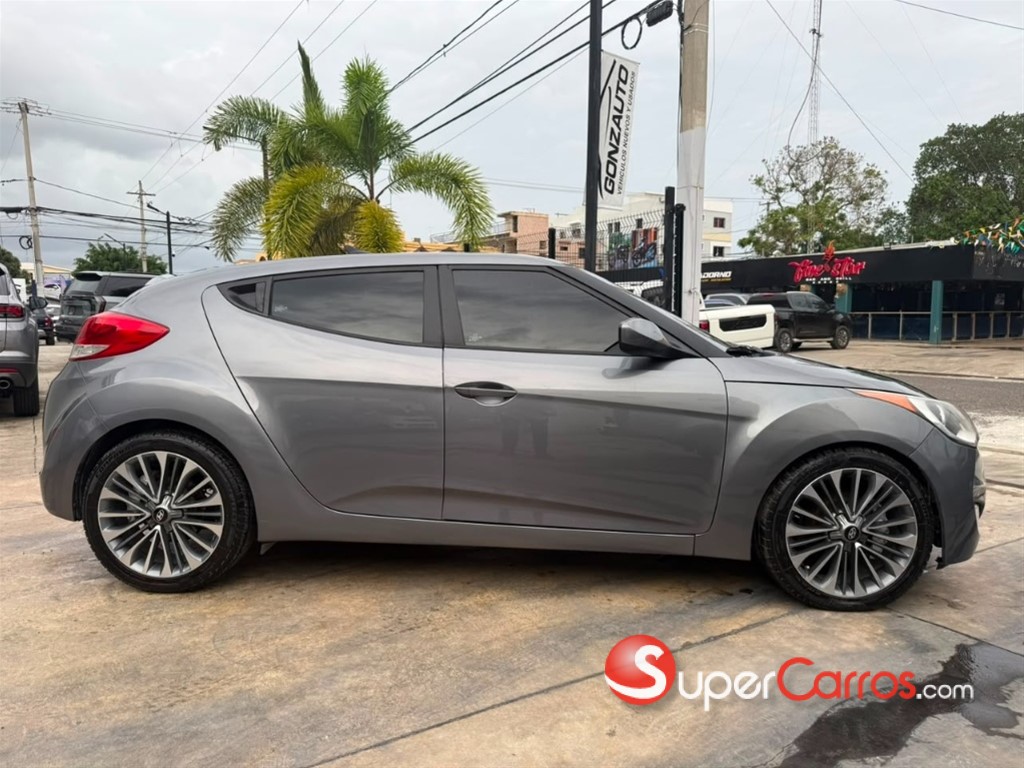 2018 Hyundai Veloster — foto 2 / 12