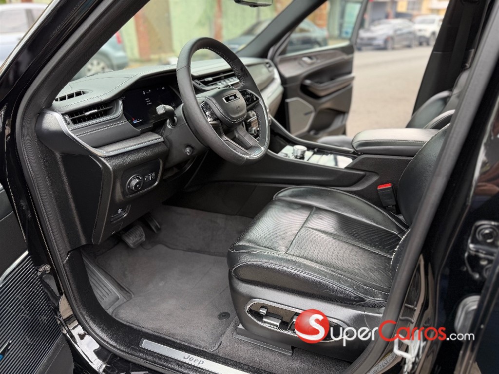 2021 Jeep Grand Cherokee L Overland — foto 8 / 12