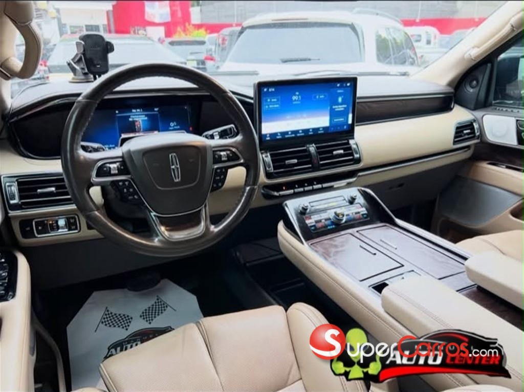 2022 Lincoln Navigator Reserve II — foto 3 / 12