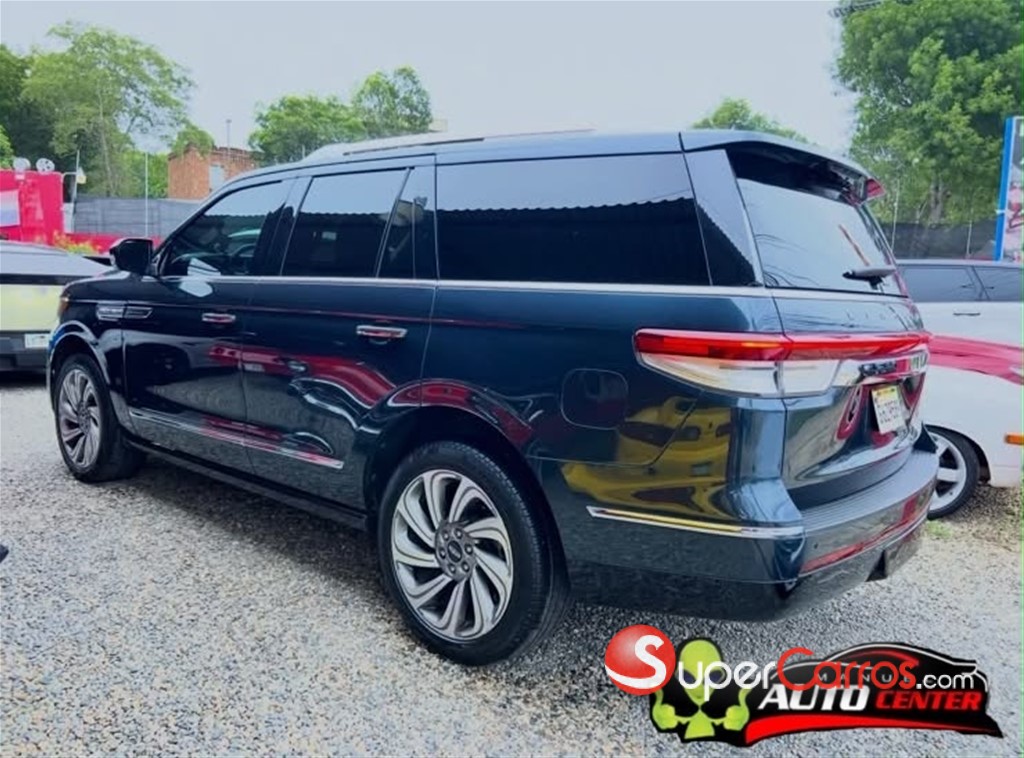 2022 Lincoln Navigator Reserve II — foto 7 / 12