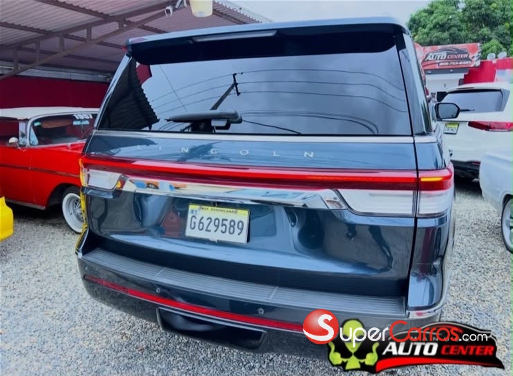 2022 Lincoln Navigator Reserve II — foto 8 / 12