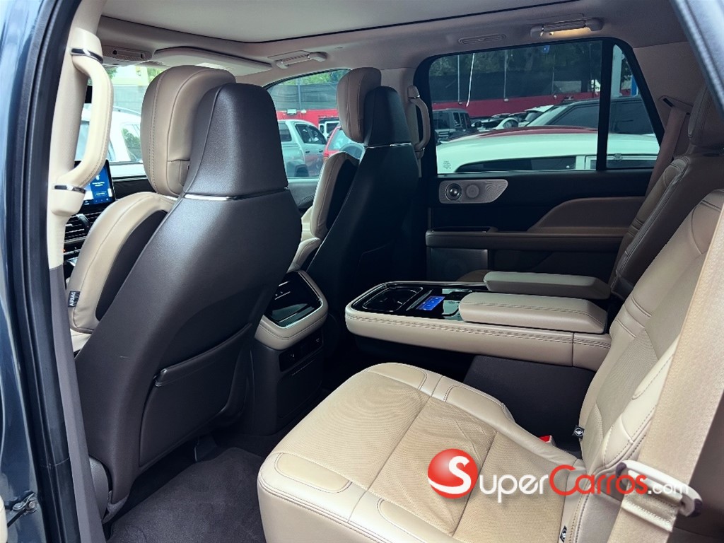 2022 Lincoln Navigator Reserve II — foto 10 / 12