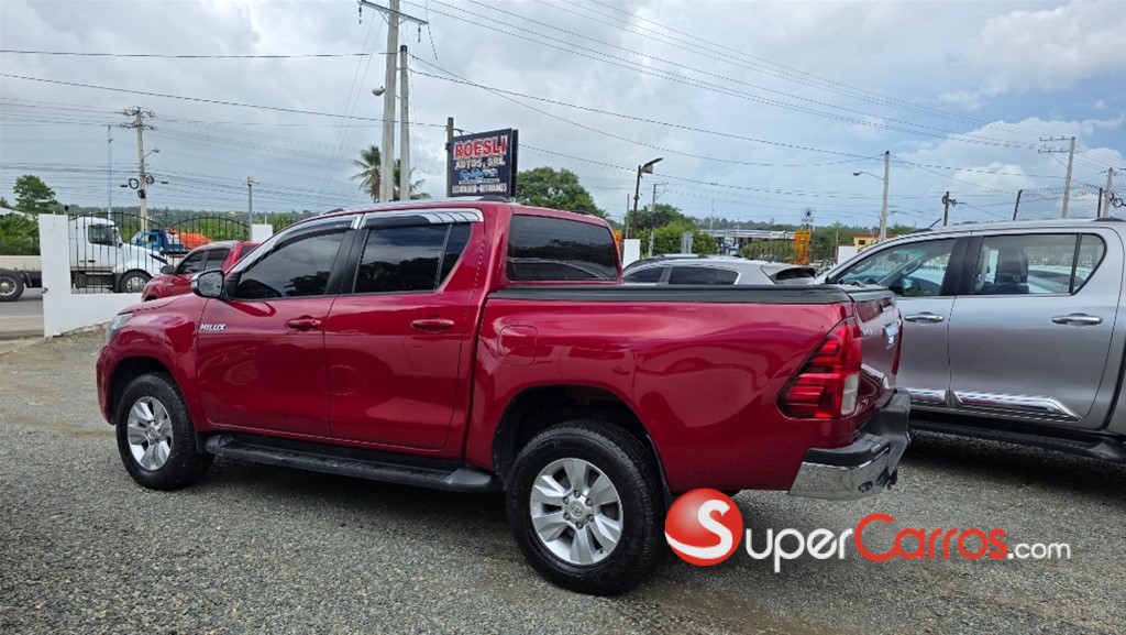 2020 Toyota Hilux — foto 3 / 12