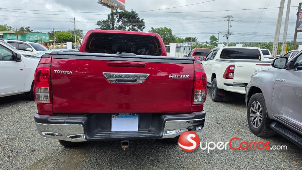 2020 Toyota Hilux — foto 5 / 12