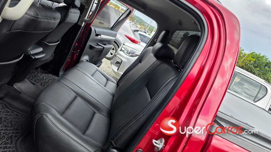 2020 Toyota Hilux — foto 9 / 12
