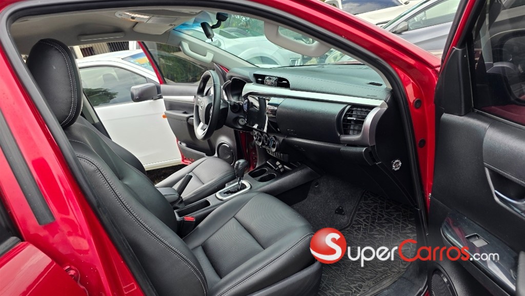 2020 Toyota Hilux — foto 10 / 12