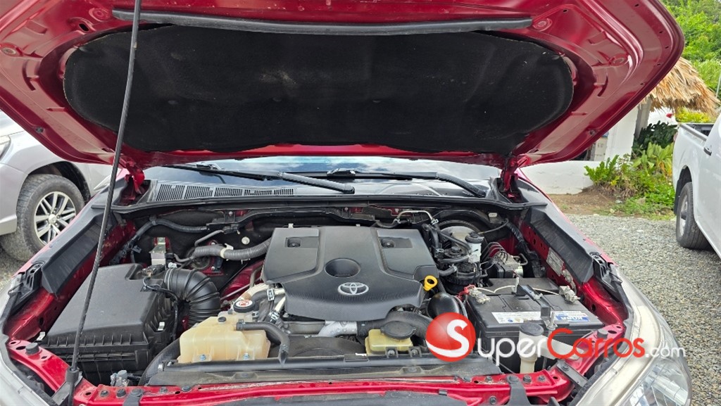 2020 Toyota Hilux — foto 11 / 12