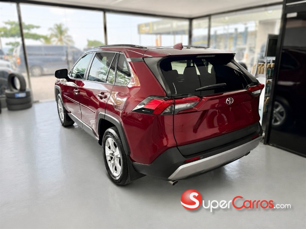 2021 Toyota RAV4 XLE — foto 5 / 11