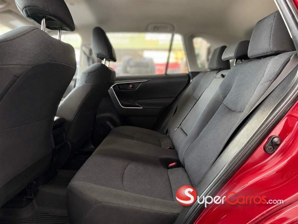 2021 Toyota RAV4 XLE — foto 9 / 11