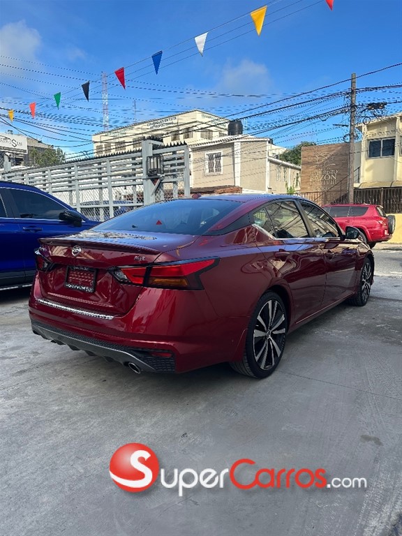2021 Nissan Altima SV — foto 2 / 5
