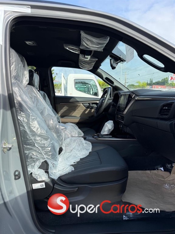 2027 Isuzu DMAX LSE — foto 8 / 12