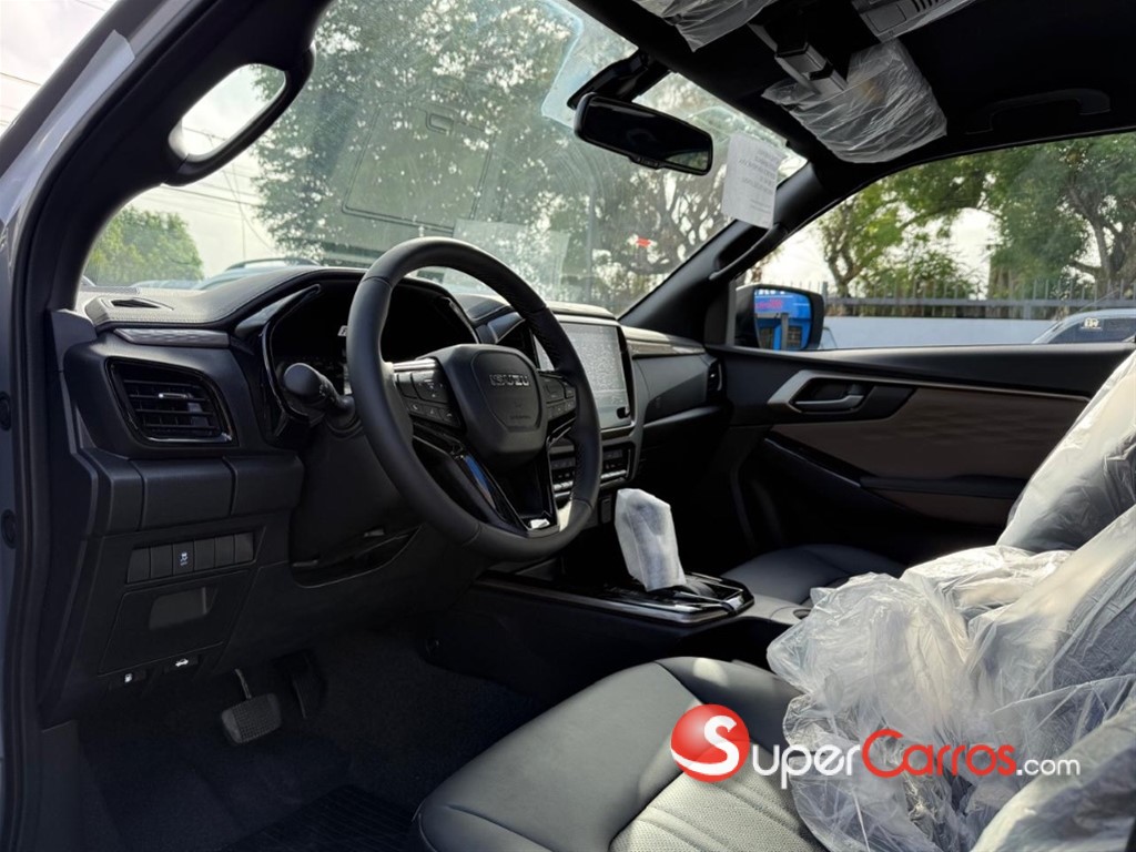 2027 Isuzu DMAX LSE — foto 9 / 12