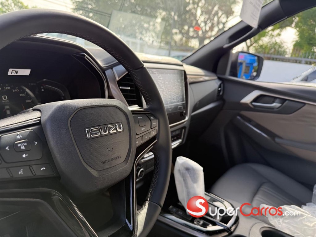 2027 Isuzu DMAX LSE — foto 10 / 12