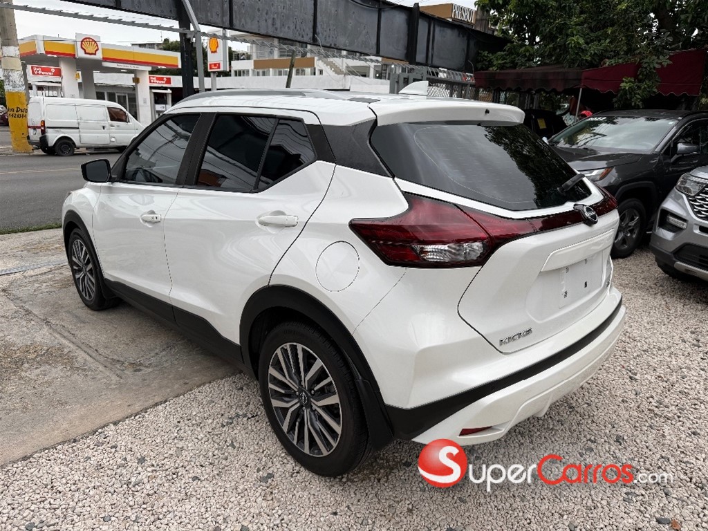 2022 Nissan Kicks SV — foto 8 / 12