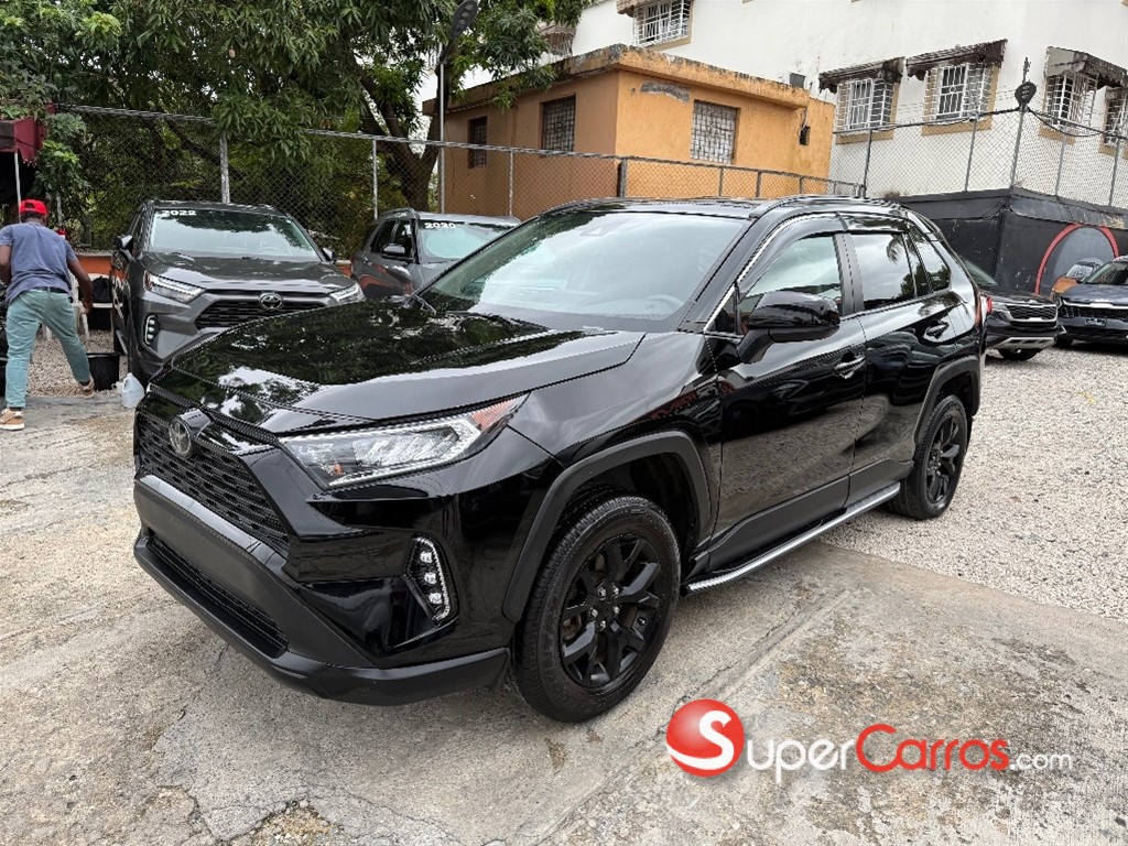 2021 Toyota RAV4 LE — foto 2 / 12