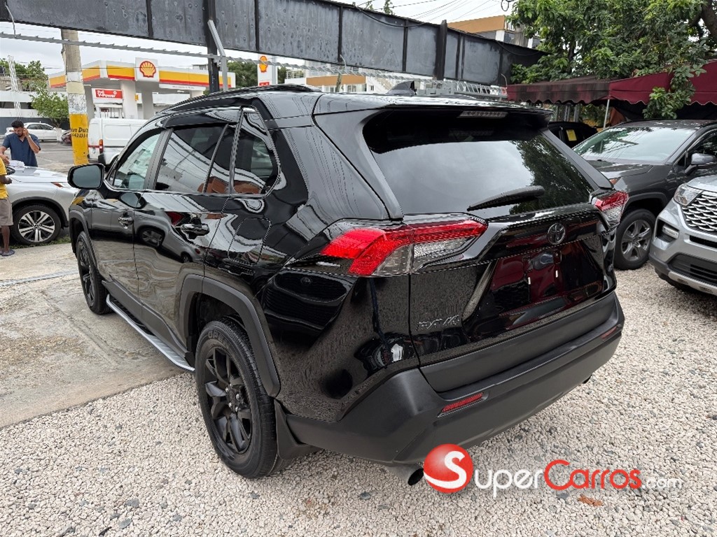 2021 Toyota RAV4 LE — foto 8 / 12