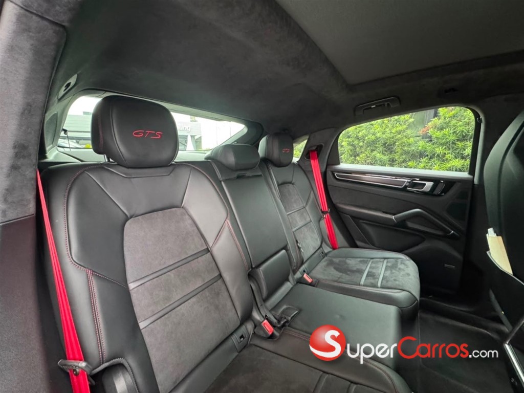 2021 Porsche Cayenne Coupe GTS — foto 6 / 11