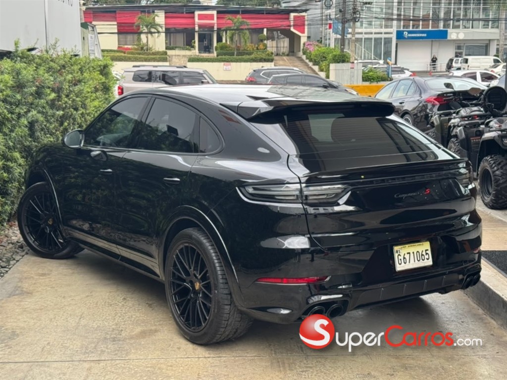 2021 Porsche Cayenne Coupe GTS — foto 11 / 11