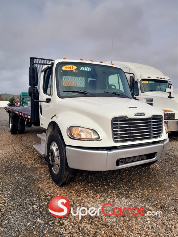 2011 Freightliner M2-106