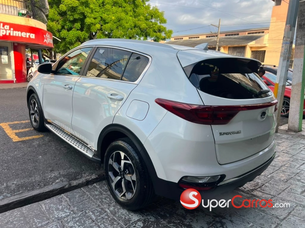 2022 Kia Sportage LX — foto 6 / 10