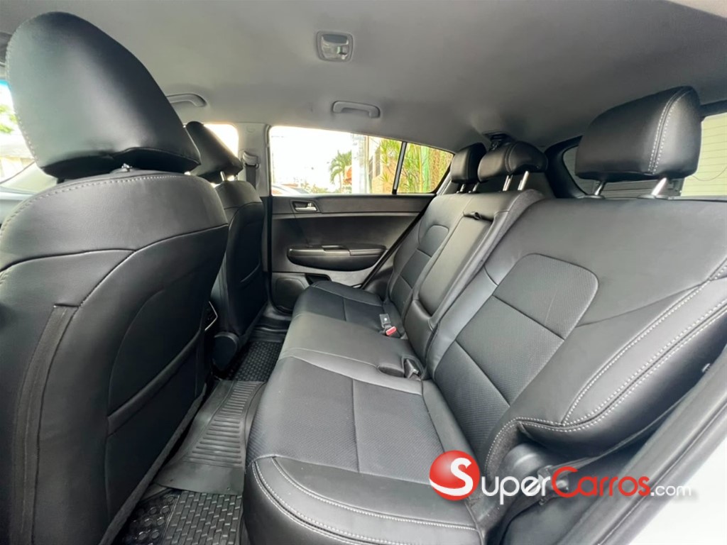 2022 Kia Sportage LX — foto 8 / 10