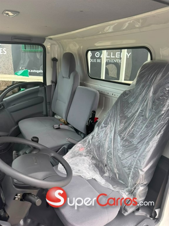 2027 Isuzu NPR 14 pies — foto 3 / 12