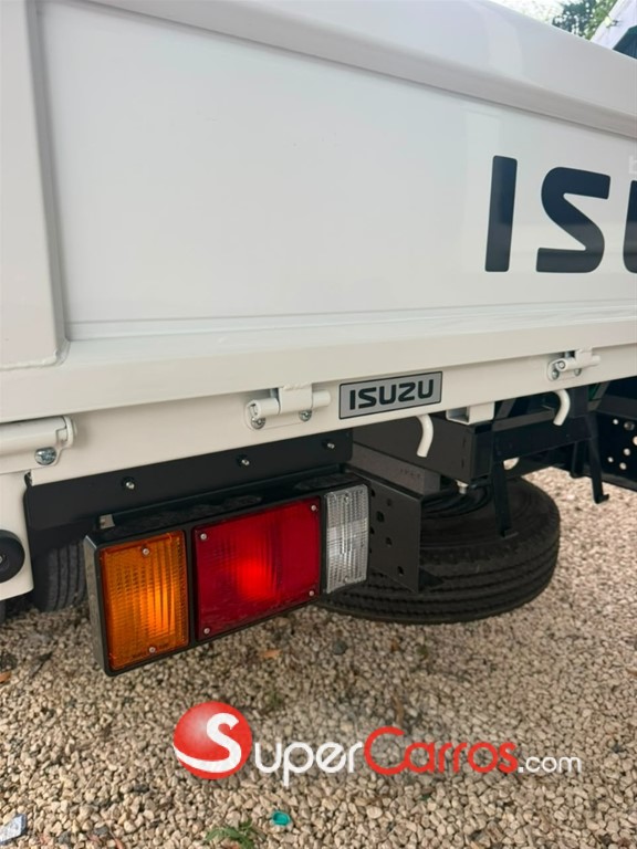 2027 Isuzu NPR 14 pies — foto 7 / 12