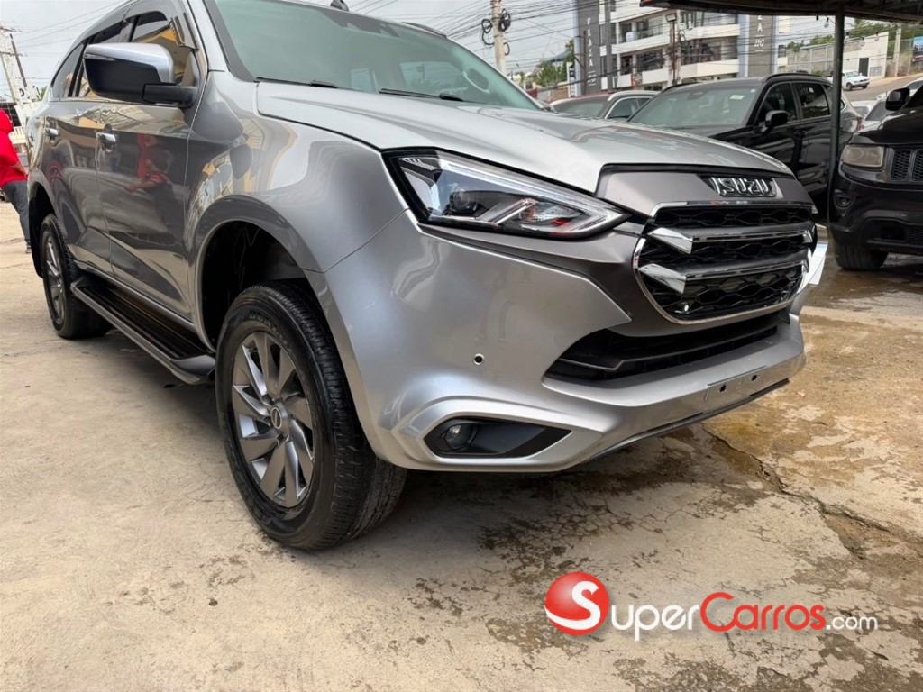 2024 Isuzu Mux — foto 4 / 12