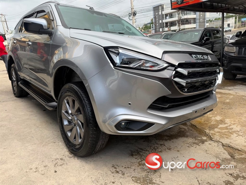 2024 Isuzu Mux — foto 10 / 12