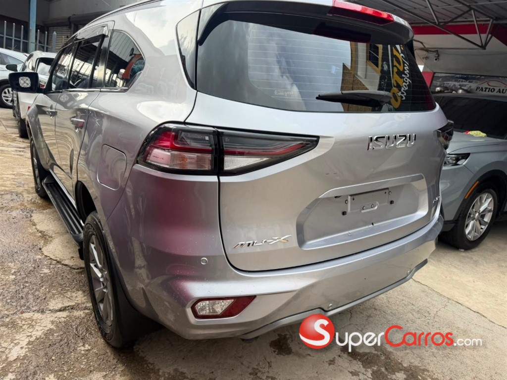 2024 Isuzu Mux — foto 11 / 12