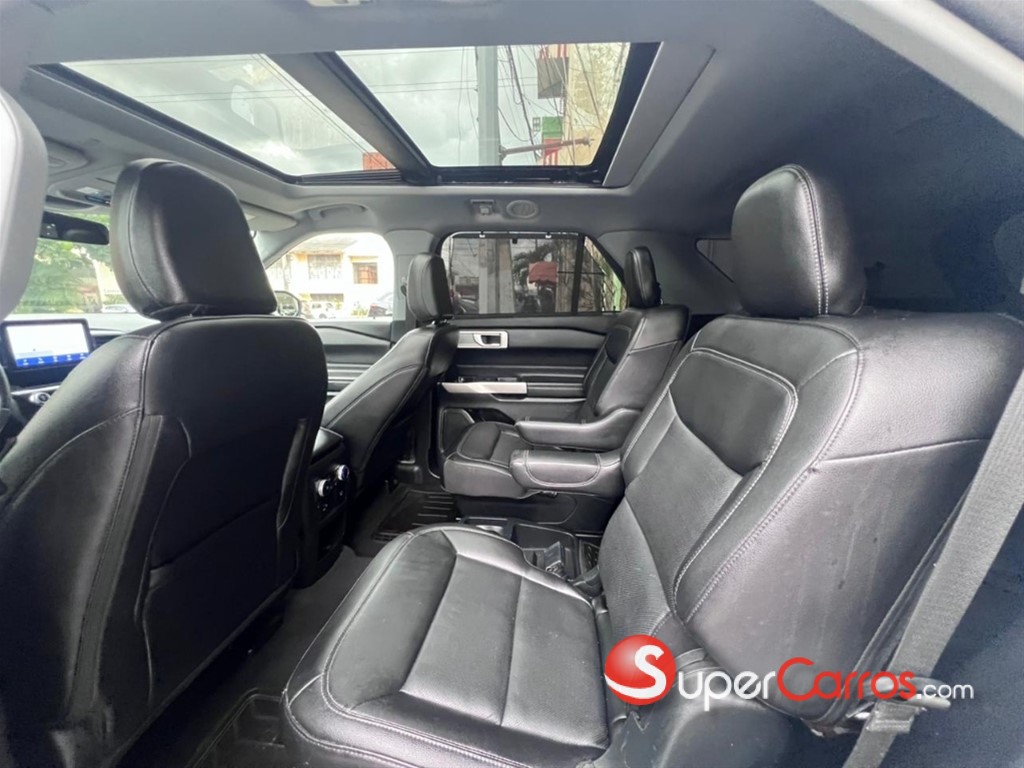 2021 Ford Explorer Limited — foto 8 / 10