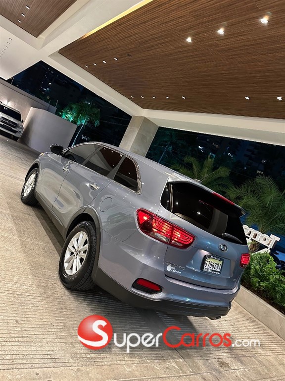 2020 Kia Sorento LX — foto 5 / 7