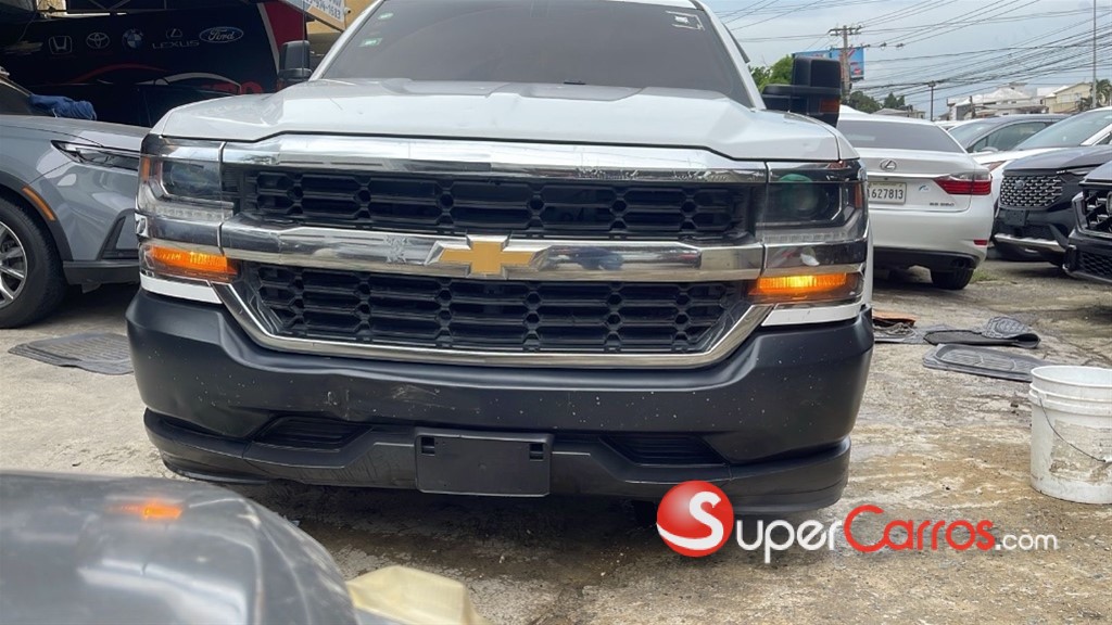 2017 Chevrolet Silverado — foto 6 / 12
