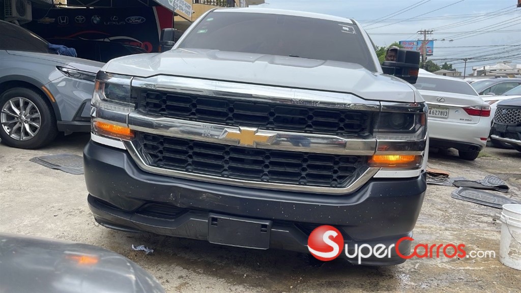 2017 Chevrolet Silverado — foto 8 / 12