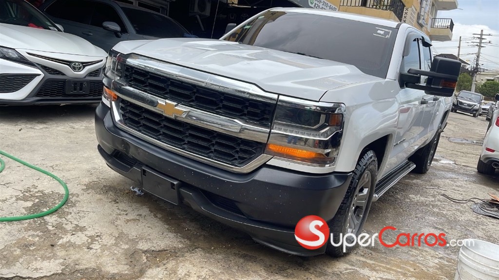 2017 Chevrolet Silverado — foto 9 / 12