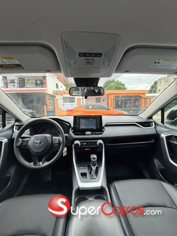 2020 Toyota RAV4 LE — foto 3 / 12