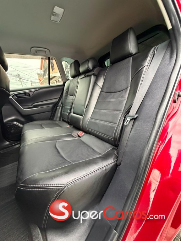 2020 Toyota RAV4 LE — foto 4 / 12